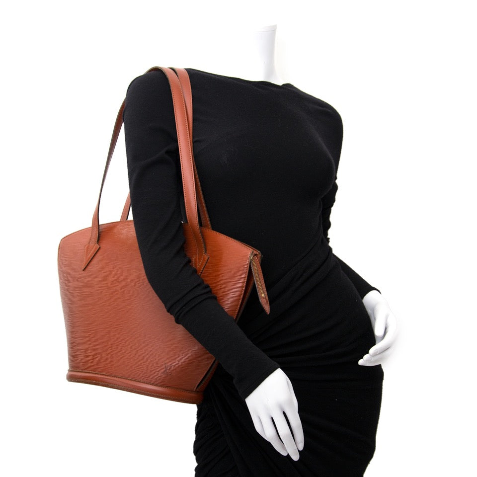 Koop veilig uw designer handtassen online bij Labellov.com tegen de beste prijs