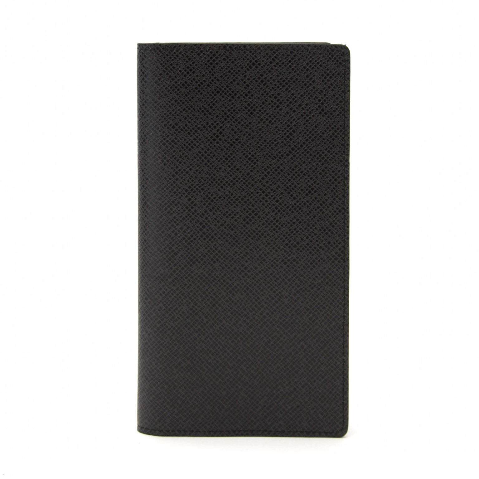 Buy now a Louis Vuitton grey wallet on labellov.com