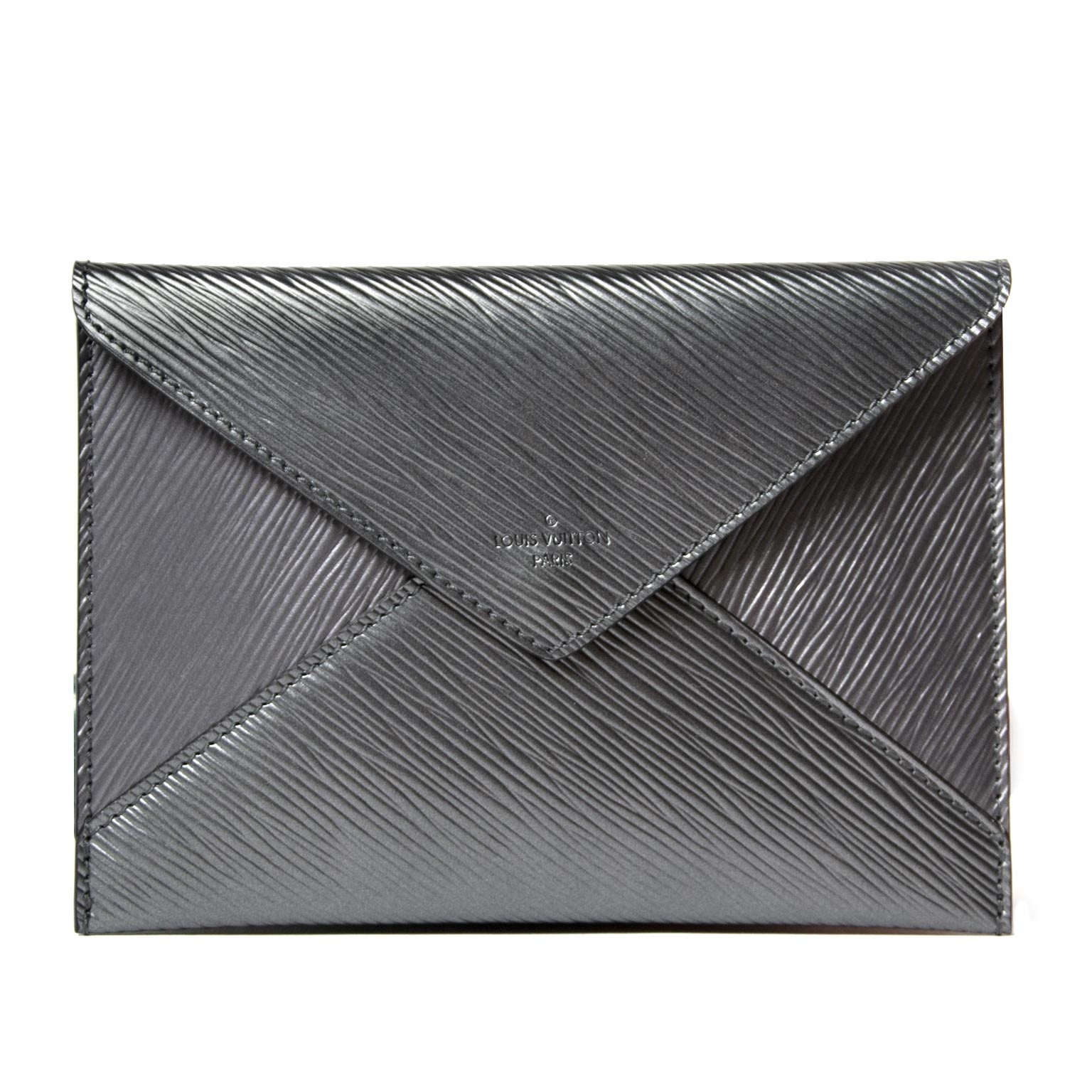 koop Louis Vuitton Silver Epi Leather Envelope Pochette en betaal veilig online bij labellov.com