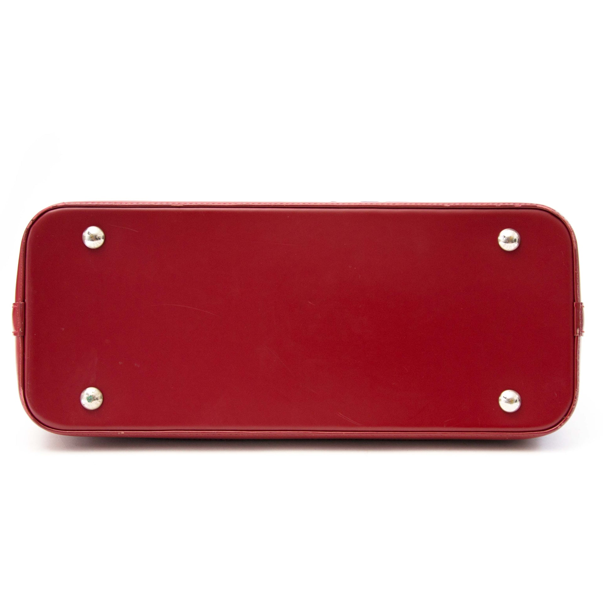 Louis vuitton Epi Red Shoulder bag now online at labellov.com, secondhand bags in antwerp