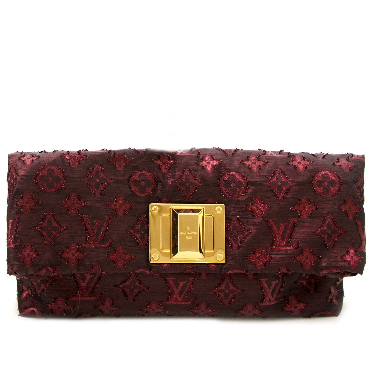 Buy authentic Louis Vuitton clutches at labellov vintage fashion webshop