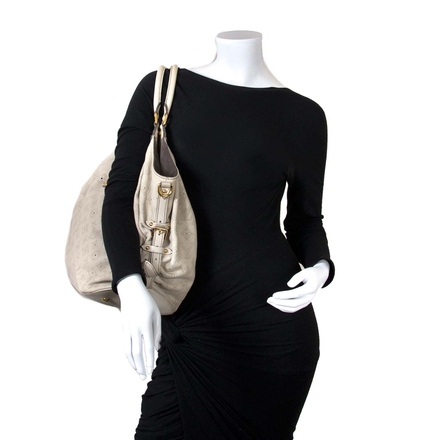 second hand Louis Vuitton Ivory White Mahina Leather Hobo Bag now for sale at labellov.com at the best price