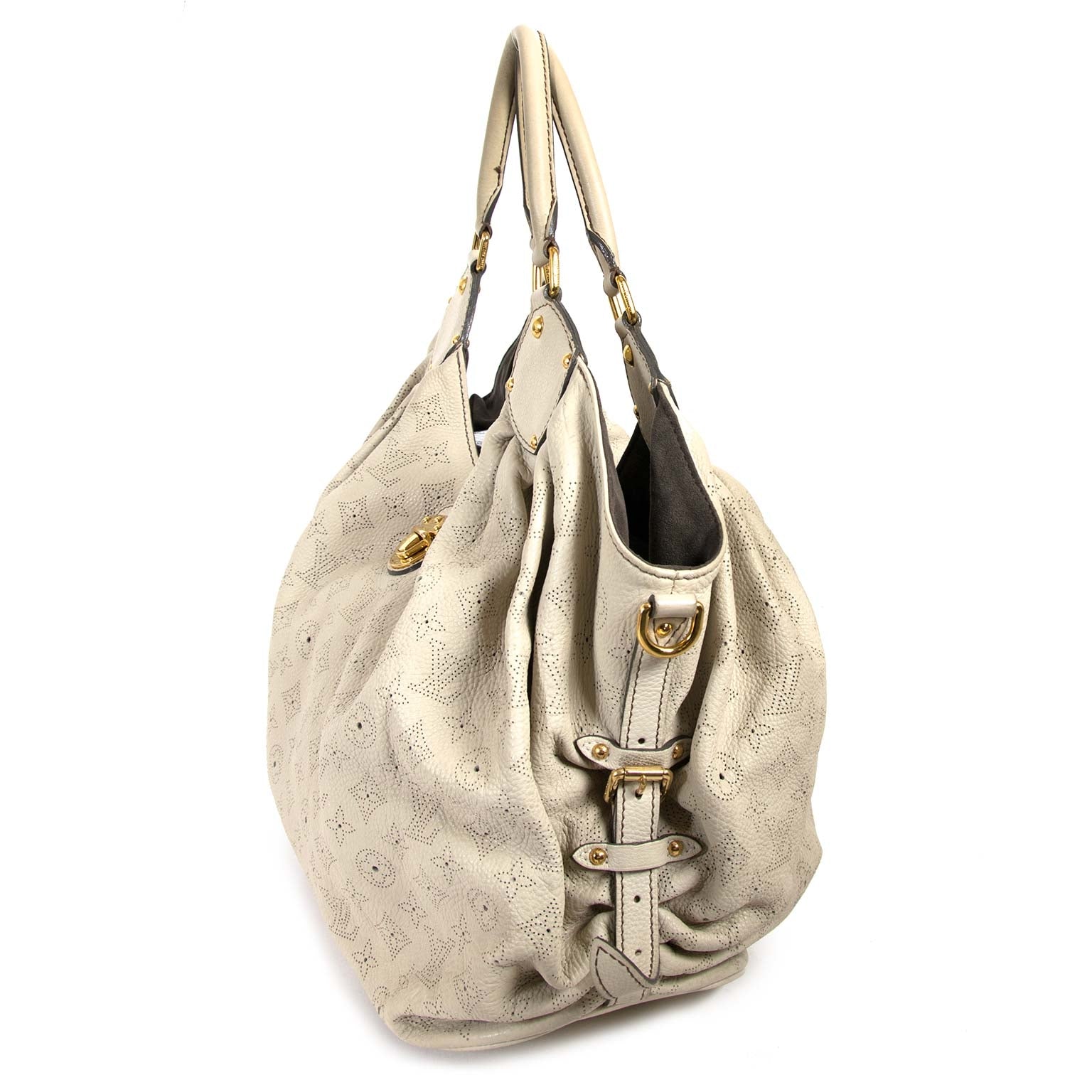 seconde main Louis Vuitton Ivory White Mahina Leather Hobo Bag en vendre chez labellov.com au meilleur prix