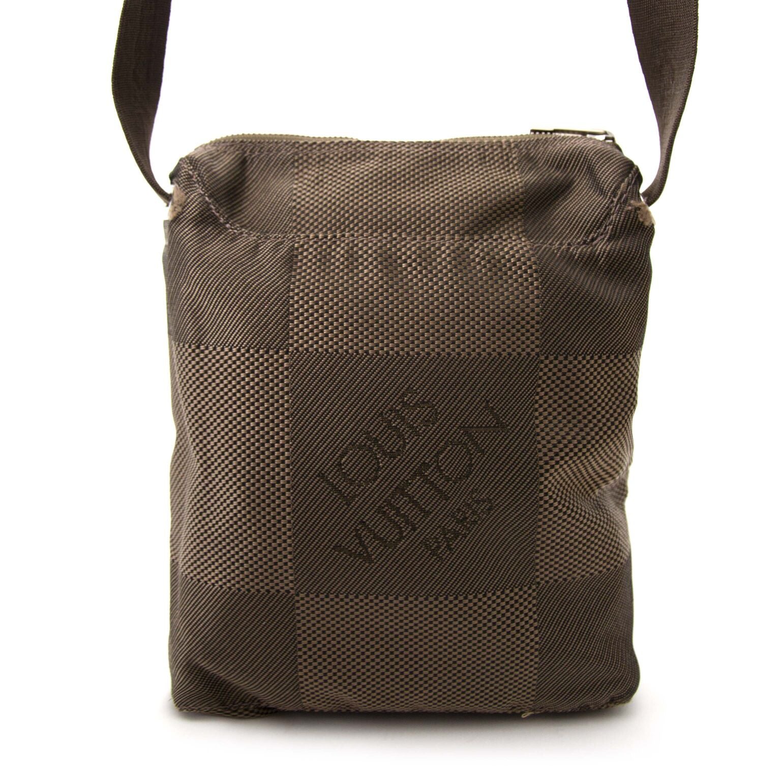Preloved luxery handbags online for sale on labellov.com
