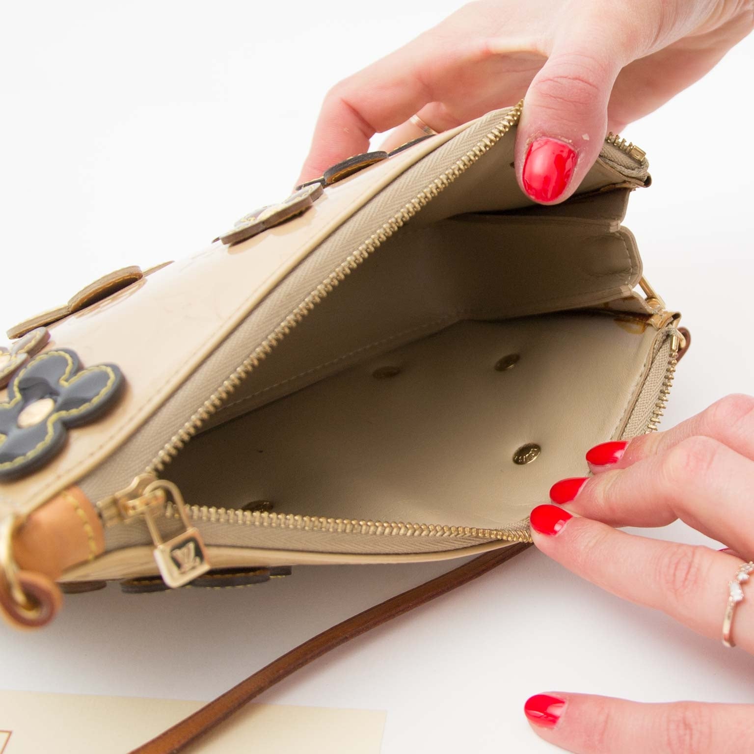 shop safe online Louis Vuitton Beige Lexington Fleurs Beige
