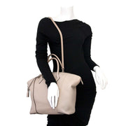 Koop authentieke tweedehands Louis Vuitton Galet Veau Cashemire Soft Lockit MM aan een eerlijke prijs bij LabelLOV. Veilig online shoppen.