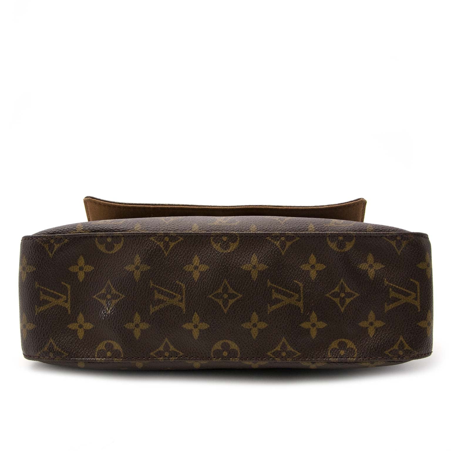 Louis Vuitton Looping PM Monogram Canvas Bag Buy authentic designer Louis Vuitton secondhand bags at Labellov at the best price. Safe and secure shopping. Koop tweedehands authentieke Louis Vuitton tassen bij designer webwinkel labellov.