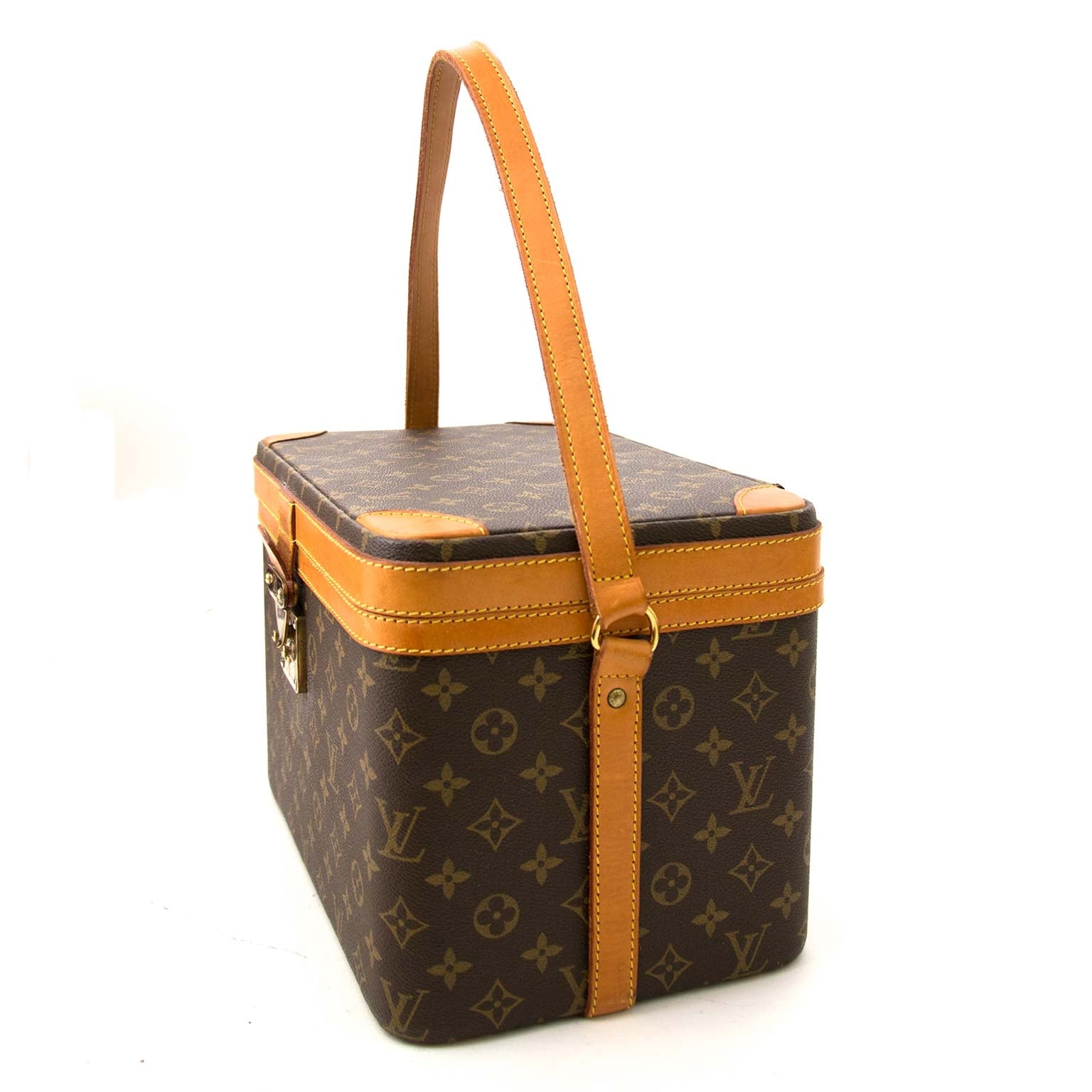 louis vuitton monogram beautycase now for sale at labellov vintage fashion webshop