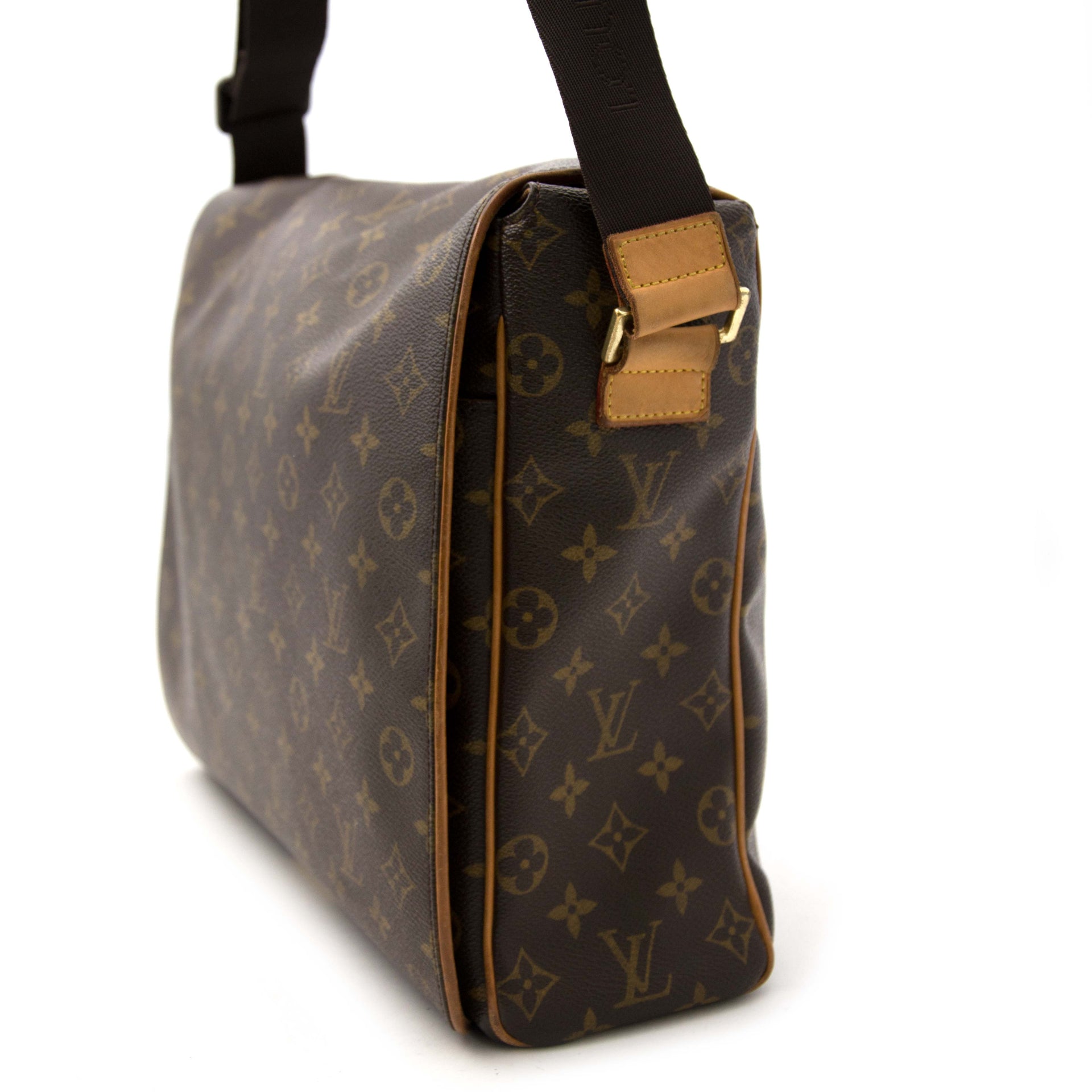 looking for a secondhand Louis Vuitton Monogram Bastille Valmy GM Messenger Bag
