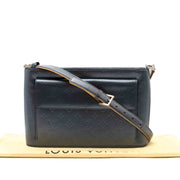 Koop nu de Louis Vuitton Metalgun Monogram Mat Alston Bag in Antwerpen, de leukste designer luxe handtassen zijn te koop bij Labellov, gevestigde waarde en modewinkel.