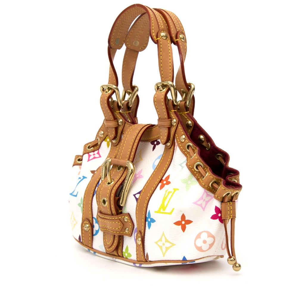 Buy and sell your designer handbags safe and secure online with Labellov luxury consignment store based in Antwerp