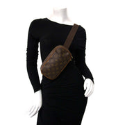 Louis Vuitton Monogram Bum Bag Buy authentic designer Louis Vuitton LV secondhand bum bags at Labellov at the best price. Safe and secure shopping. Koop tweedehands authentieke Louis Vuitton heuptas tassen bij designer webwinkel labellov.