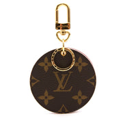 Looking for a designer christmas present? Louis Vuitton Monogram Mirror Bag Charm & Key Holder.