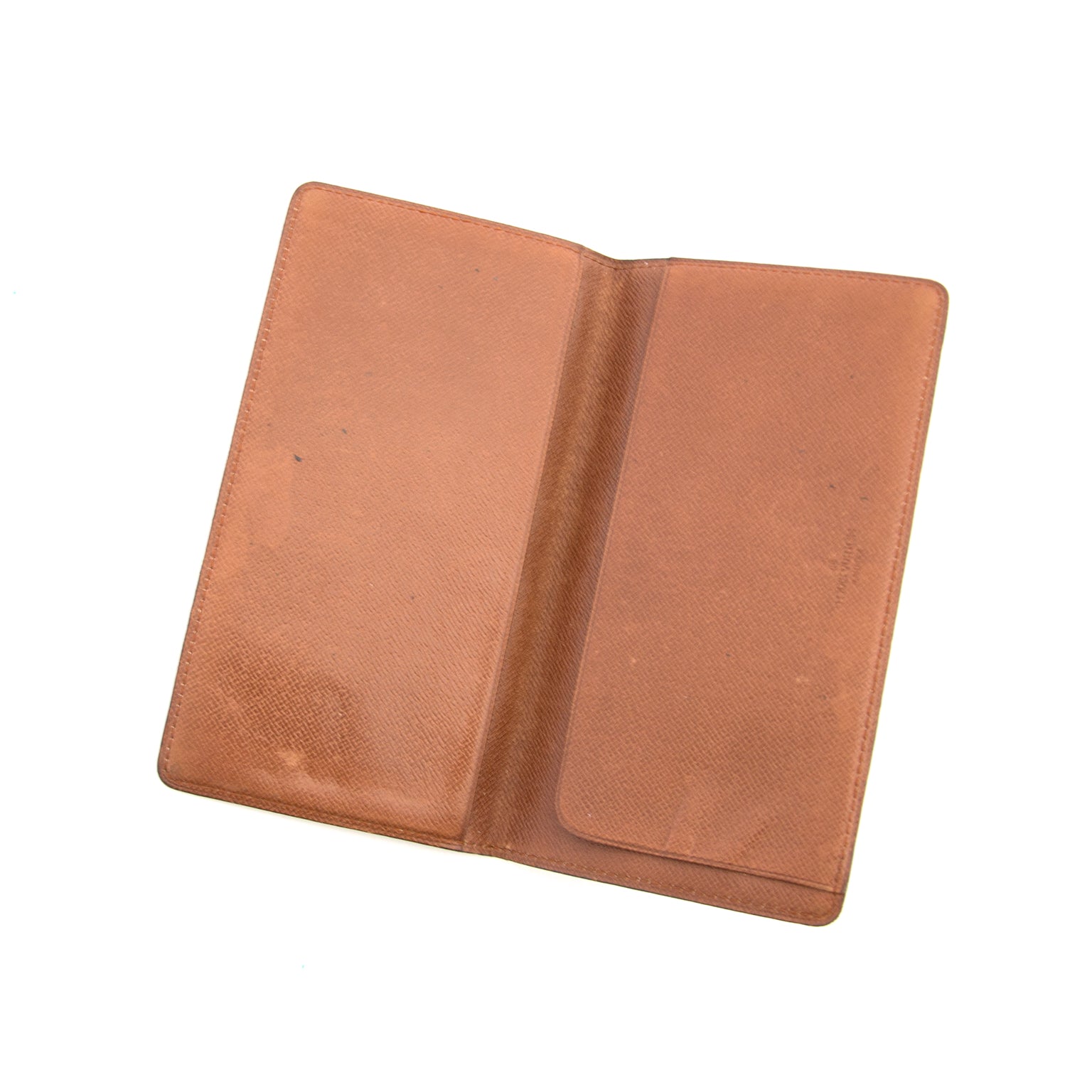 Koop nu veilig een echte Louis Vuitton cover op www.labellov.com aan de beste prijs.