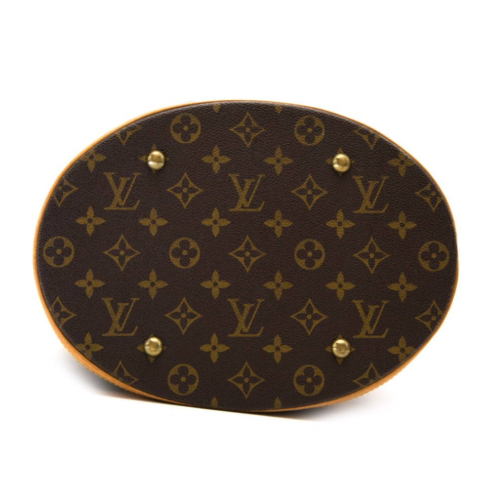 Kopen en verkopen doe je in stijl bij tweedehands luxe webshop Labellov in Antwerpen