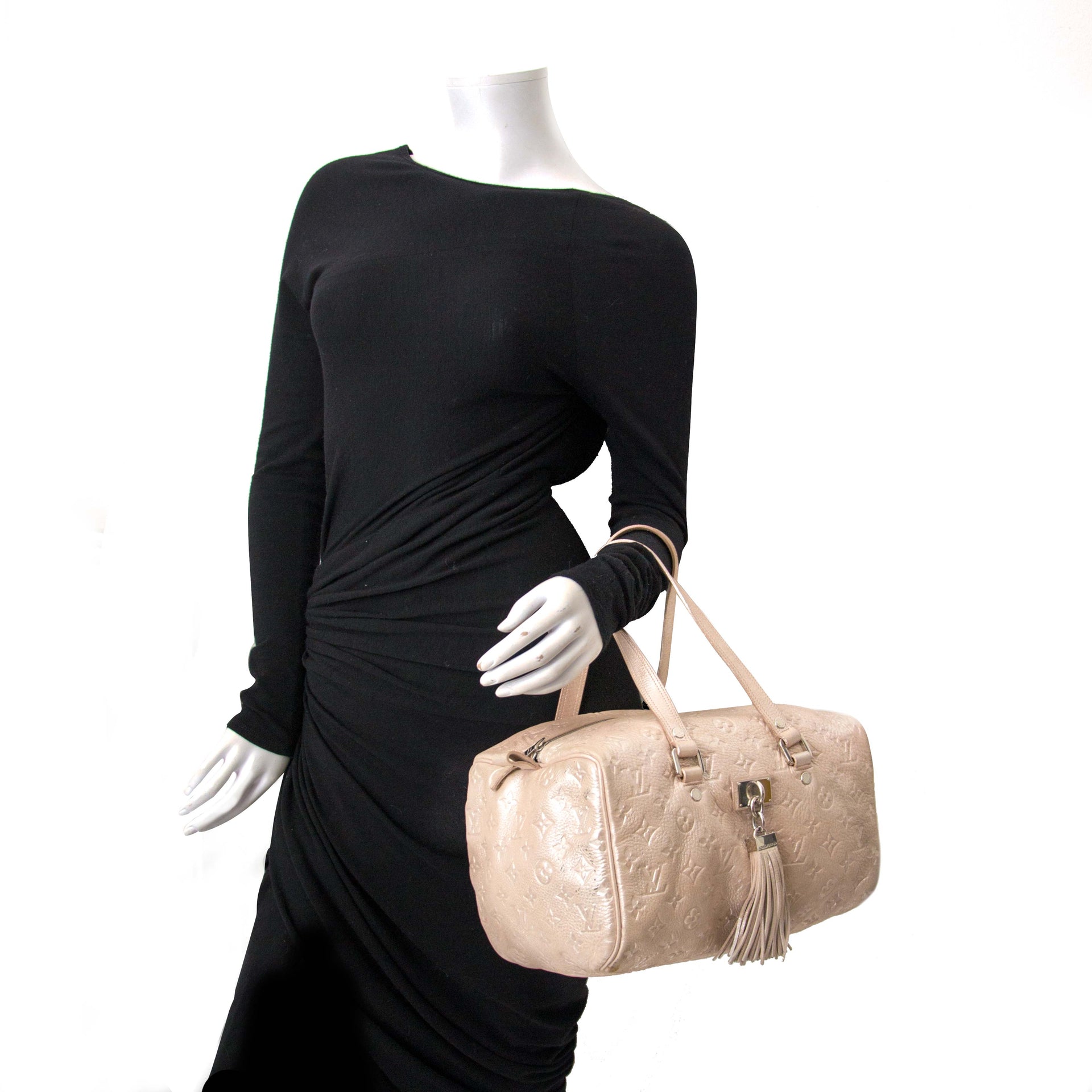 searching for a as new 100% authentic Louis Vuitton Special Edition Metallic Silver Comet Bag