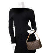 looking for a secondhand Louis Vuitton Monogram Pochette Accessoire