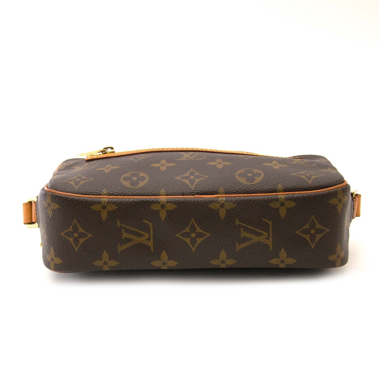 secondmain Louis Vuitton Monogram Cite Pochette en vendre sur labellov