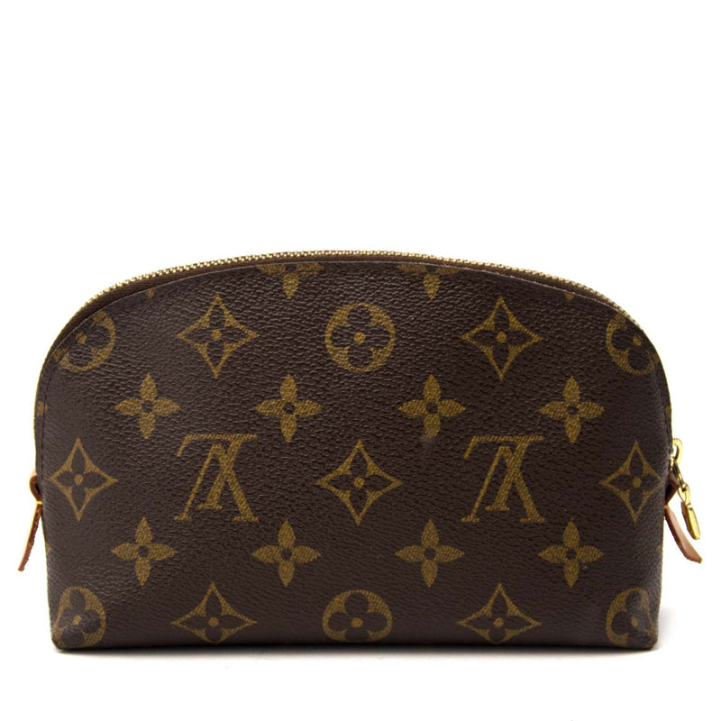 Louis Vuitton Monogram Travel Cosmetic Pouch Buy authentic designer Louis Vuitton secondhand bags at Labellov at the best price. Safe and secure shopping. Koop tweedehands authentieke Louis Vuitton tassen bij designer webwinkel labellov.