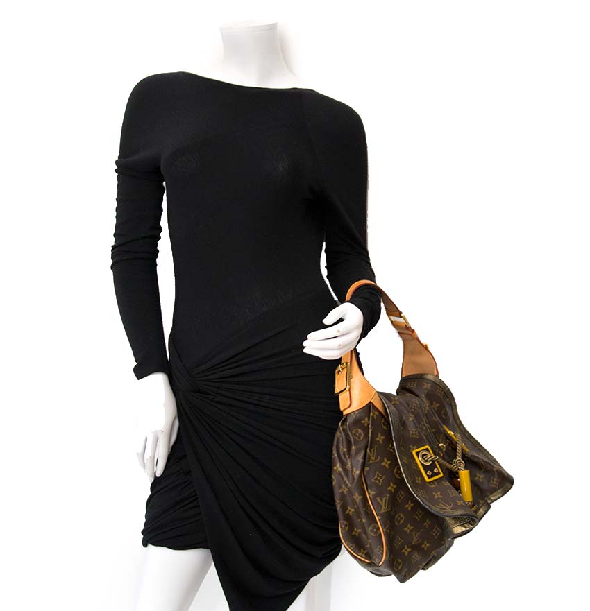acheter en ligne pour le meillleur prix Louis Vuitton Limited Edition Monogram Epices Kalahari GM Bag