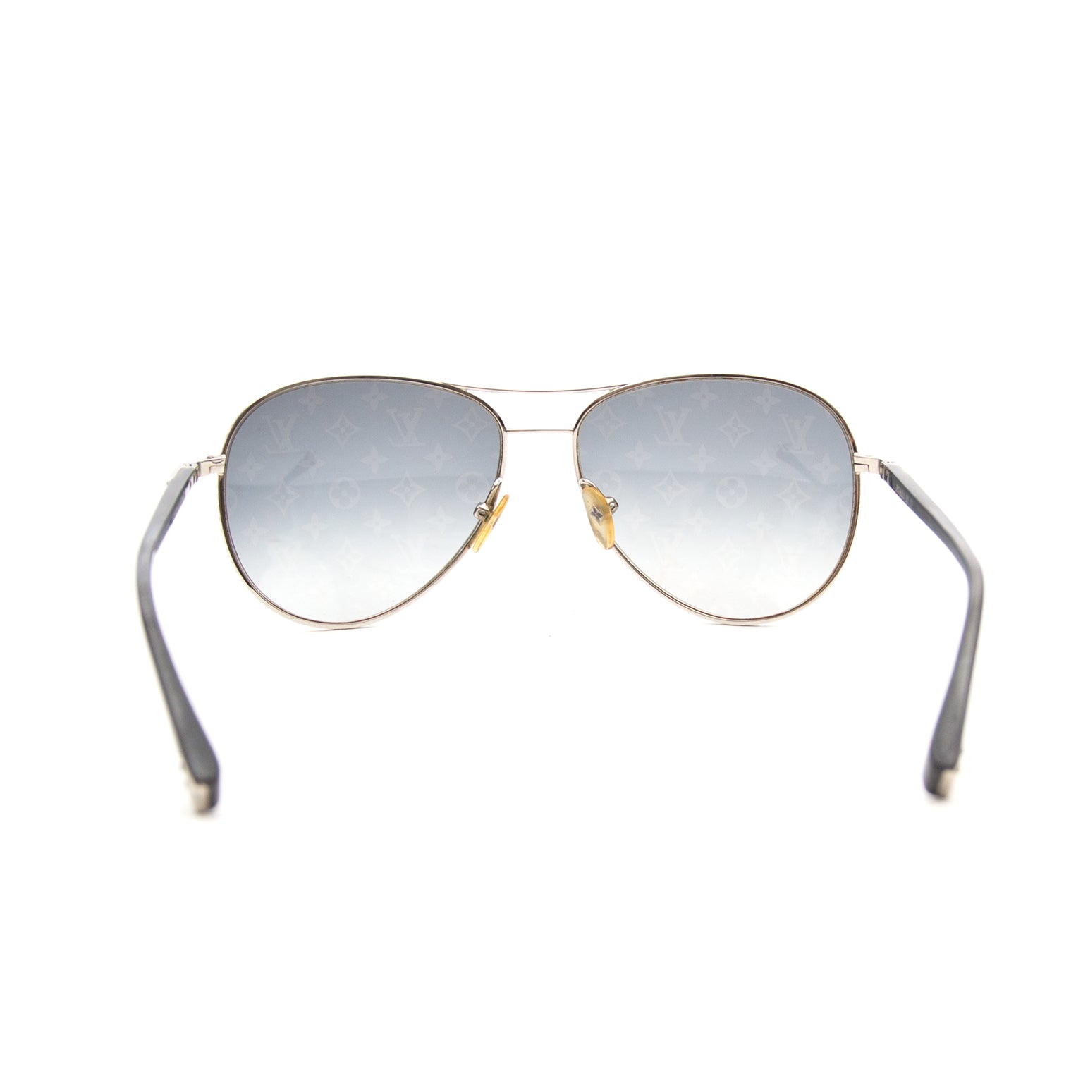 Koop een tweedehands Louis Vuitton Monogram Pilote Sunglasses bij Labellov.