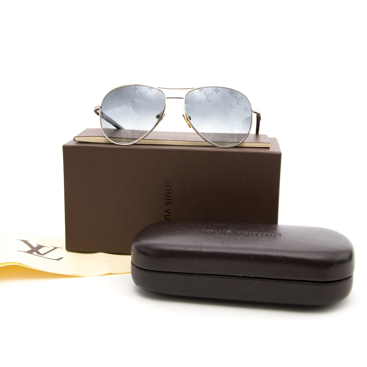 Buy an authentic secondhand Louis Vuitton Monogram Pilote Sunglasses at the right price