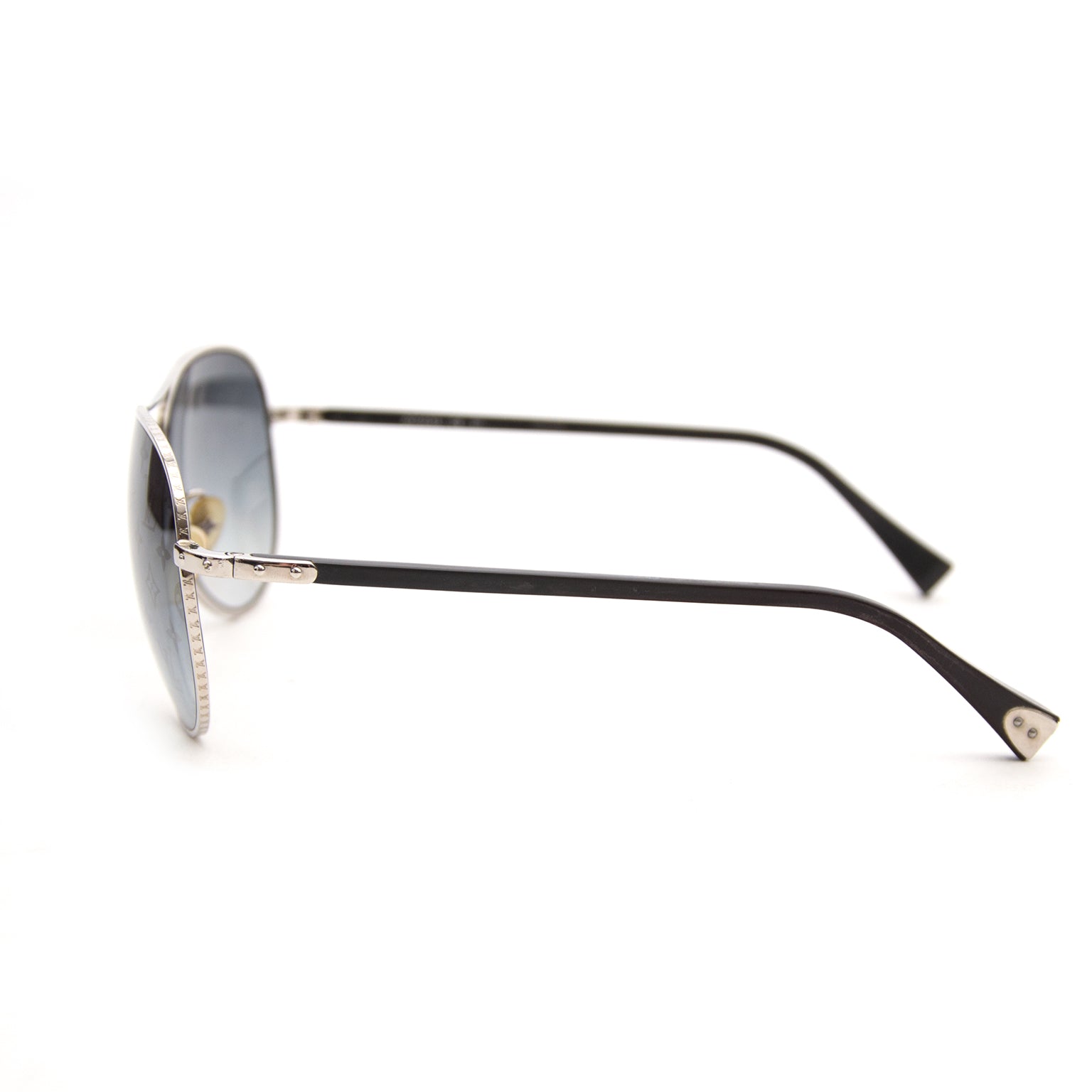 Acheter un Louis Vuitton Monogram Pilote Sunglasses en ligne chez Labellov.