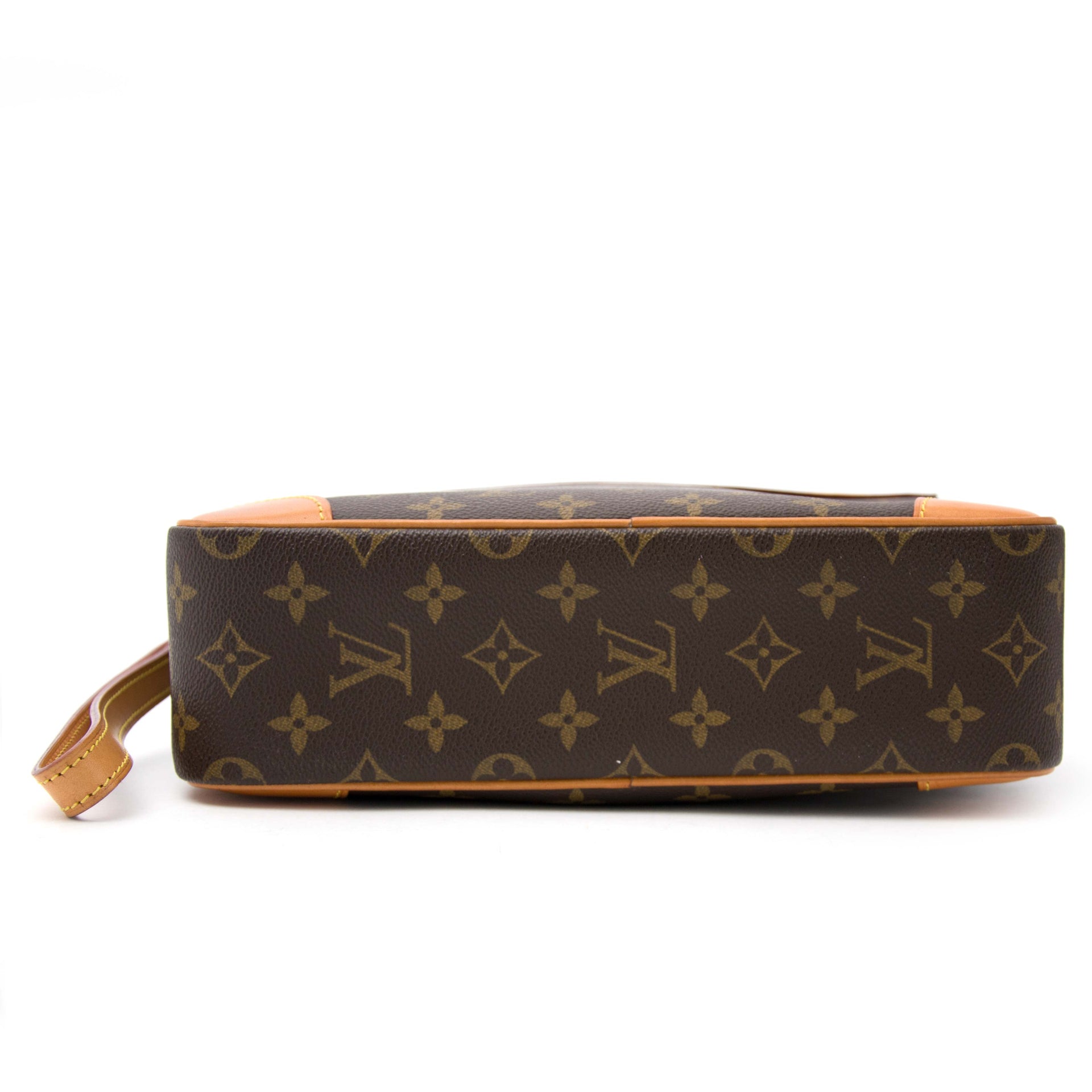 louis vuitton toiletry bag now online for the best price at labellov.com for the best price.
