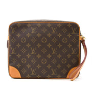 achter en ligne chez labellov.com for the best price louis vuitton trousse de toilette