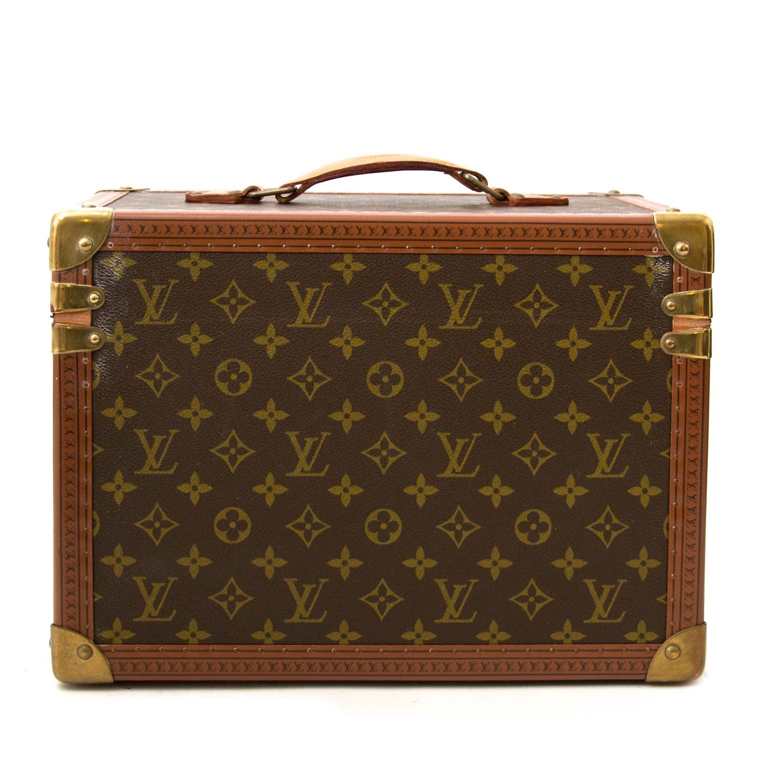 safe online shopping at labellov vintage fashion webshop belgium with louis vuitton travel trunk cases