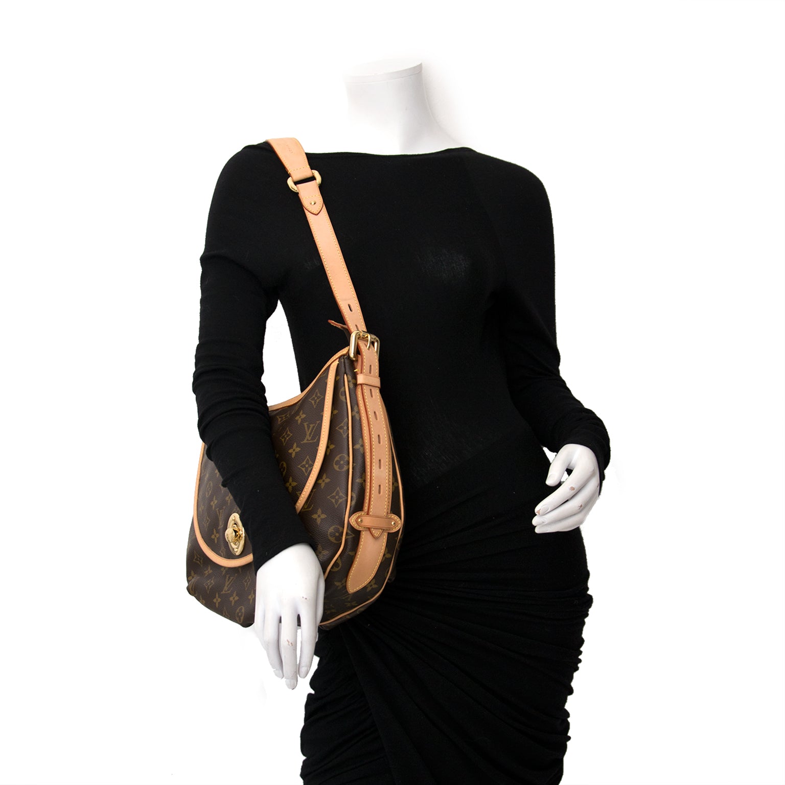 shop safe online your secondhand Louis Vuitton Monogram Canvas Tulum GM Bag