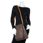 Louis Vuitton Musette Salsa Bag now for sale at labellov vintage fashion webshop belgium