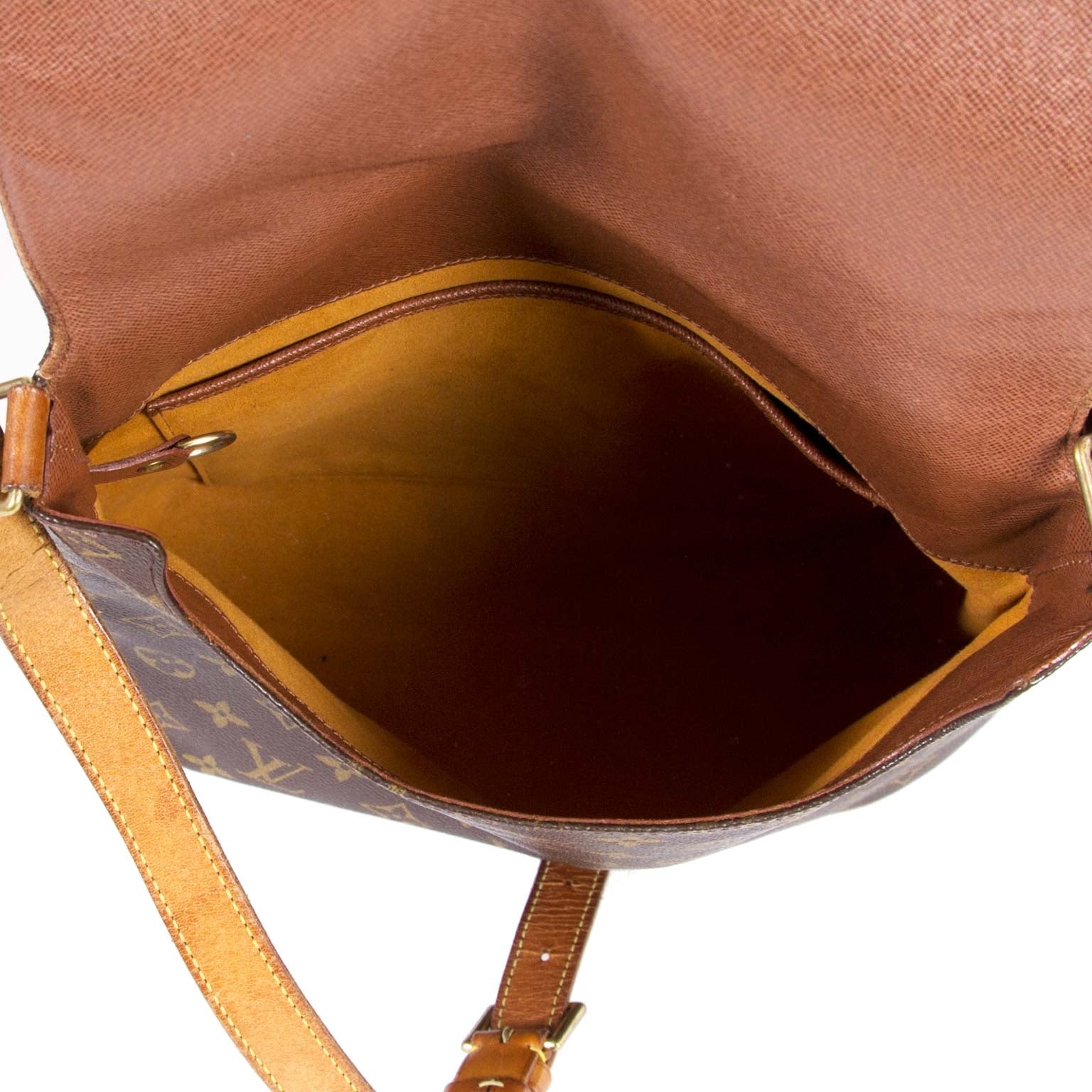 Louis Vuitton Musette Salsa Bag now for sale at labellov vintage fashion webshop belgium