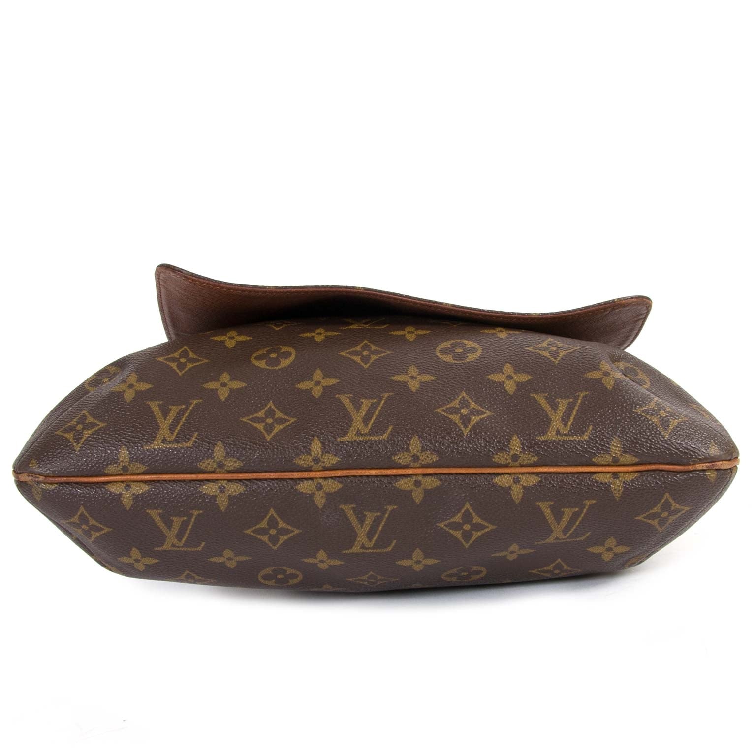 Louis Vuitton Musette Salsa Bag now for sale at labellov vintage fashion webshop belgium