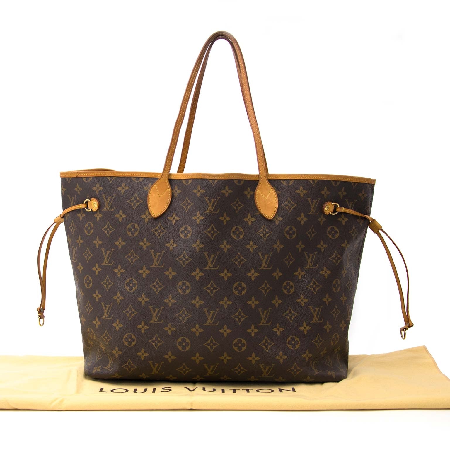 Buy authentic designer bags at the best price at Labellov. Safe and secure shopping.