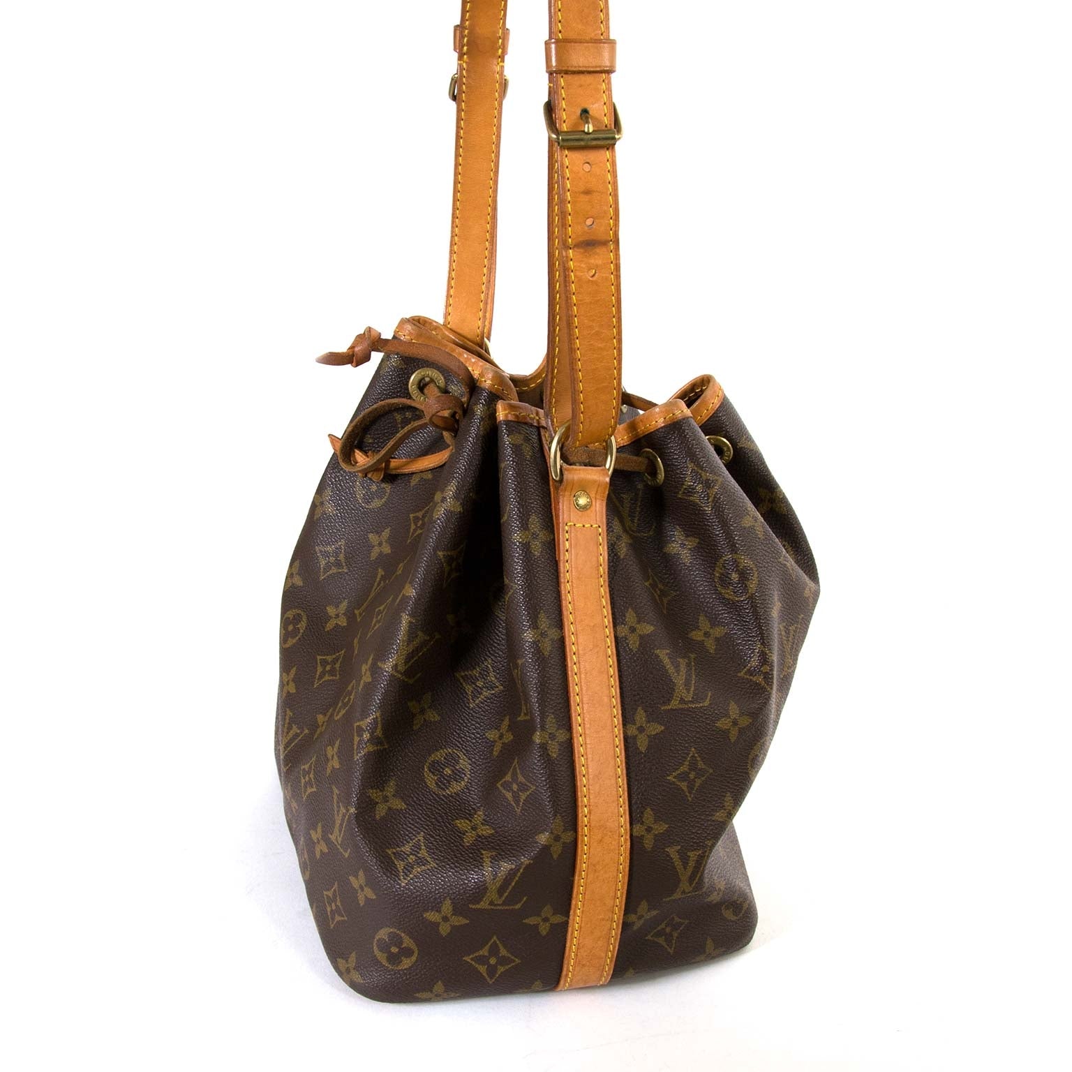 Louis Vuitton Monogram Noe Petite Bucketbag now for sale at labellov vintage fashion webshop belgium