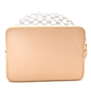 Op zoek naar een designer handtas? Louis Vuitton Noé Damier Azur aan de beste prijs.