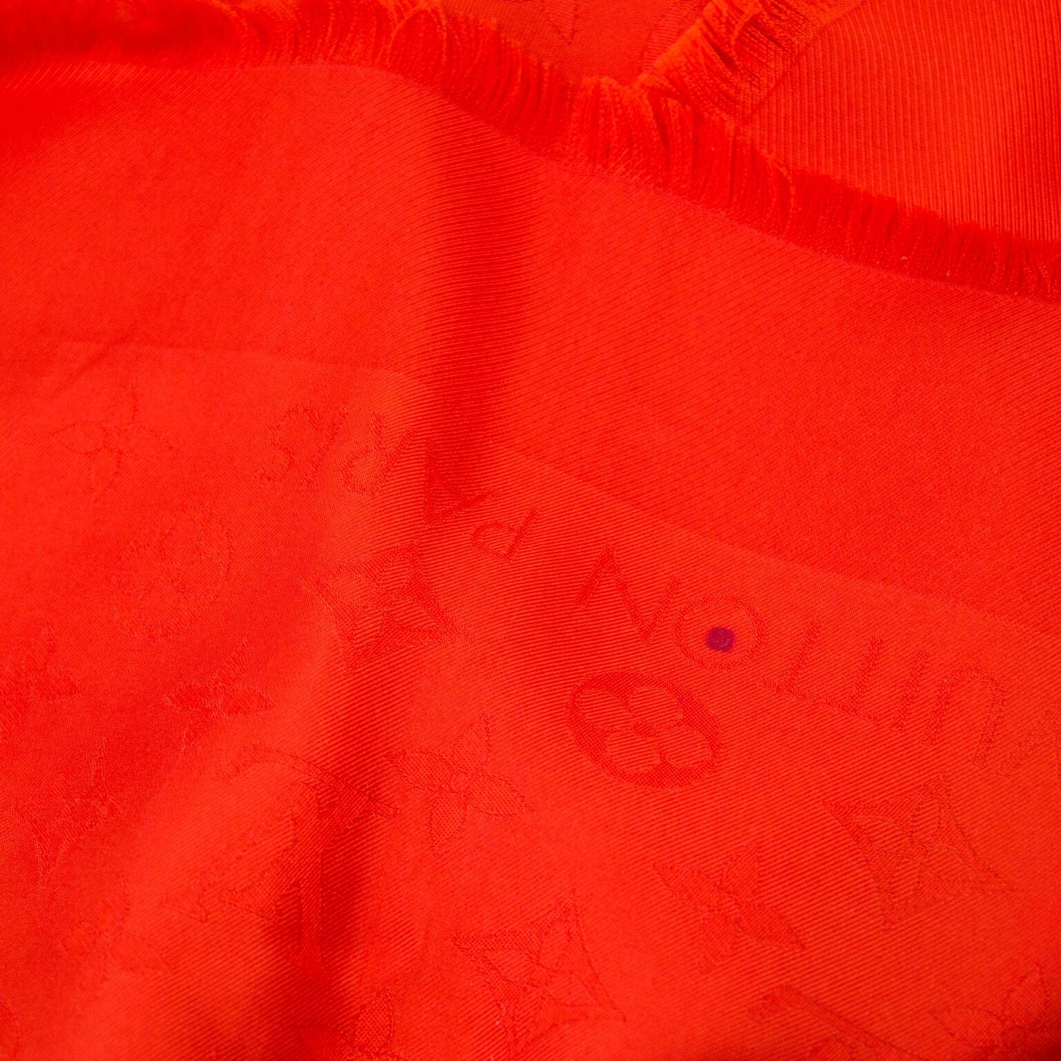 Prachtige Oranje monogram sjaal van Louis Vuitton