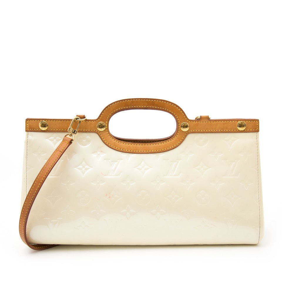 Achetez Louis Vuitton Roxbury Drive Cream Patent Cuir Sac en ligne chez Labellov.com