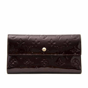 Bent u opzoek naar een Louis Vuitton Amarante Patent Sarah Wallet?