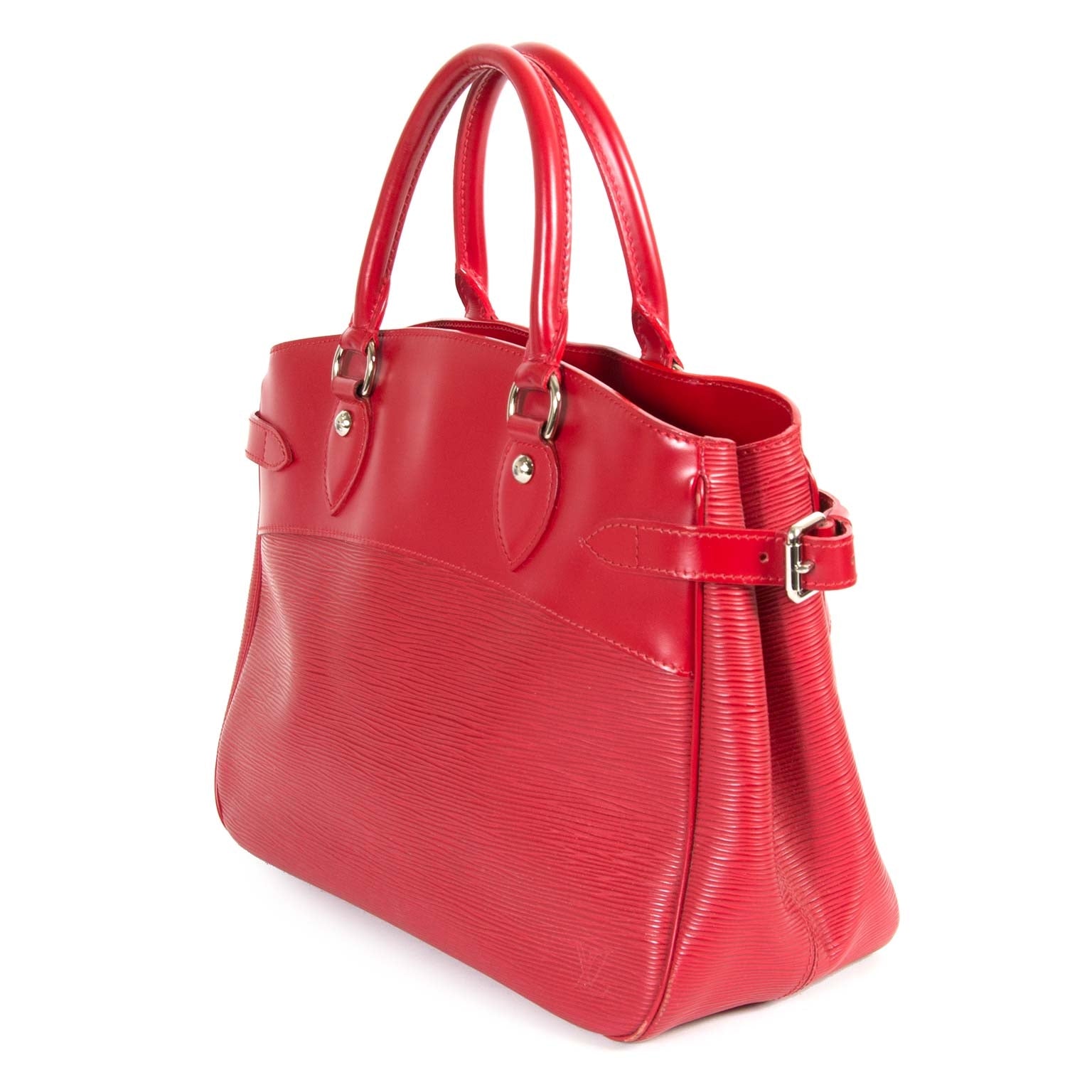 achetez Louis Vuitton Passy Red Epi Leather chez labellov pour le meilleur prix