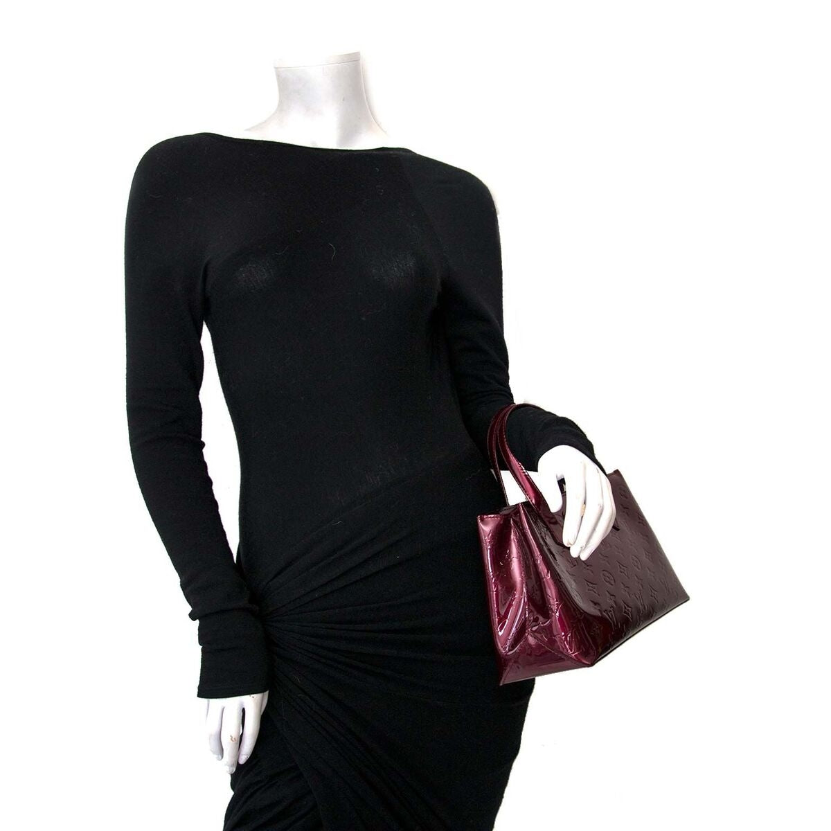 Buy and sell authentic secondhand luxury bags at LabellOV vintage webshop in europe belgium antwerp world wide shipping louis vuitton wilshire in rouge fauviste