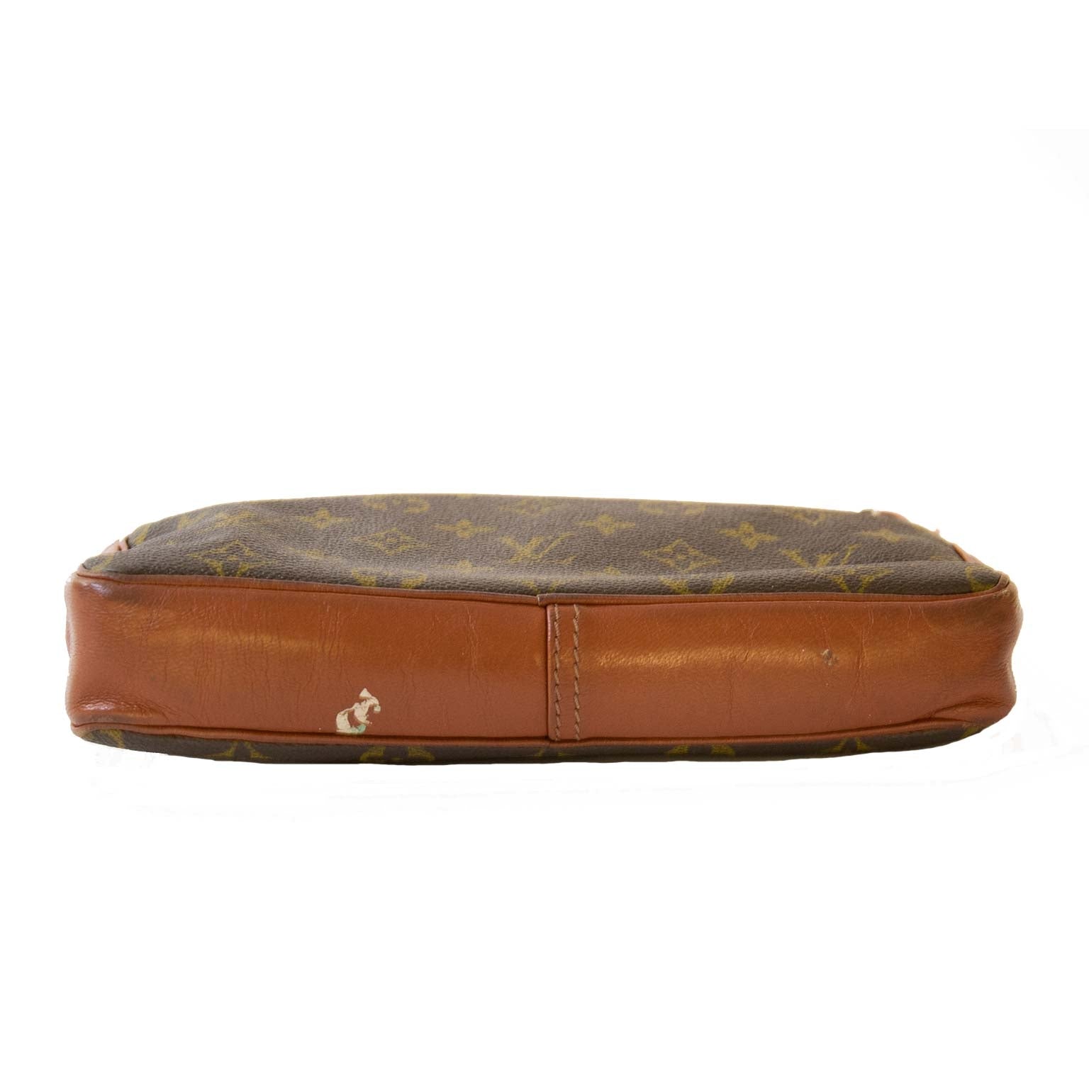 louis vuitton monogram pochette now for sale at labellov vintage fashion webshop belgium