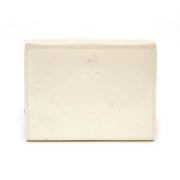 Achetez maintenant en ligne votre second main Louis Vuitton White Monogram Vernis Elise Wallet chez labellov.com