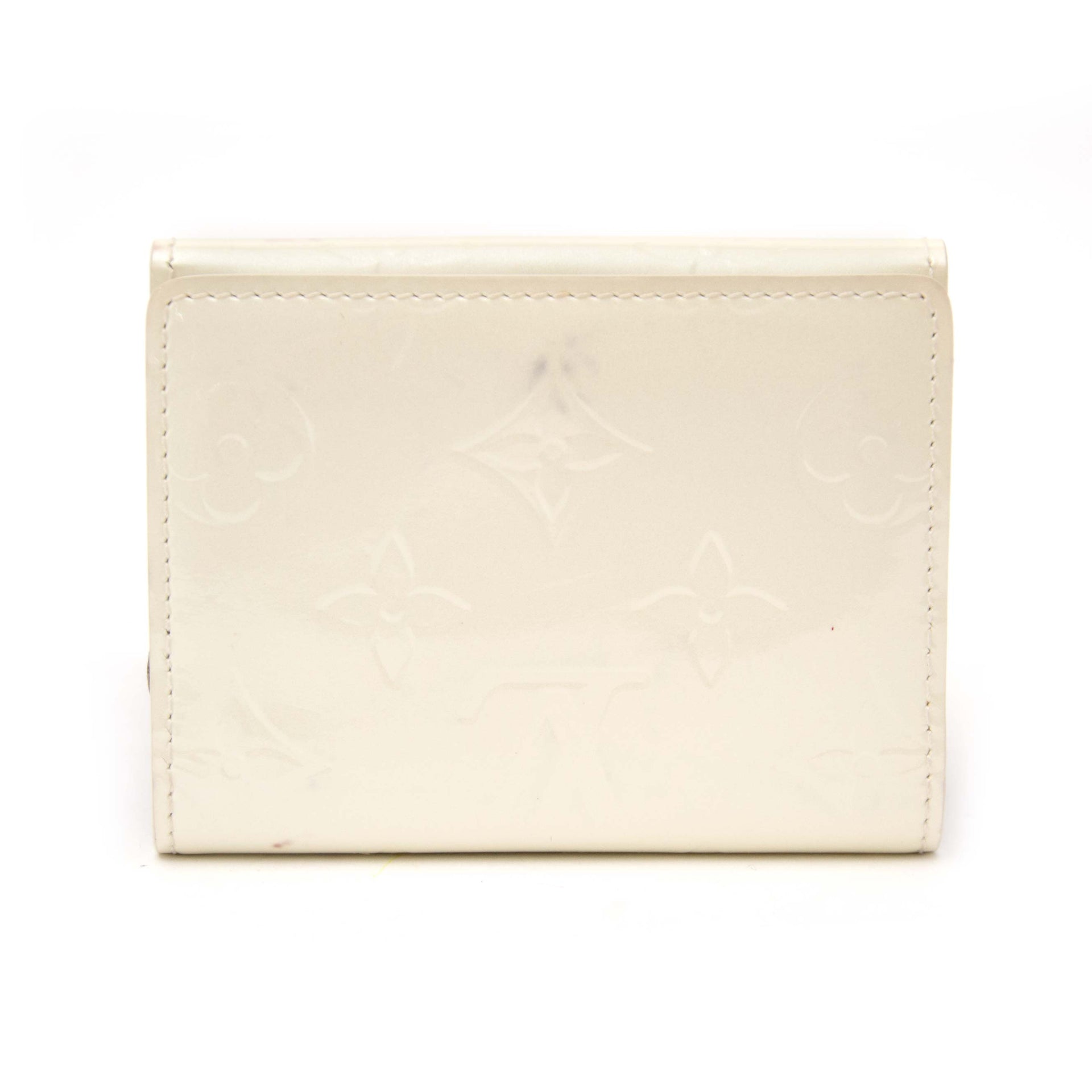 Achetez maintenant en ligne votre second main Louis Vuitton White Monogram Vernis Elise Wallet chez labellov.com