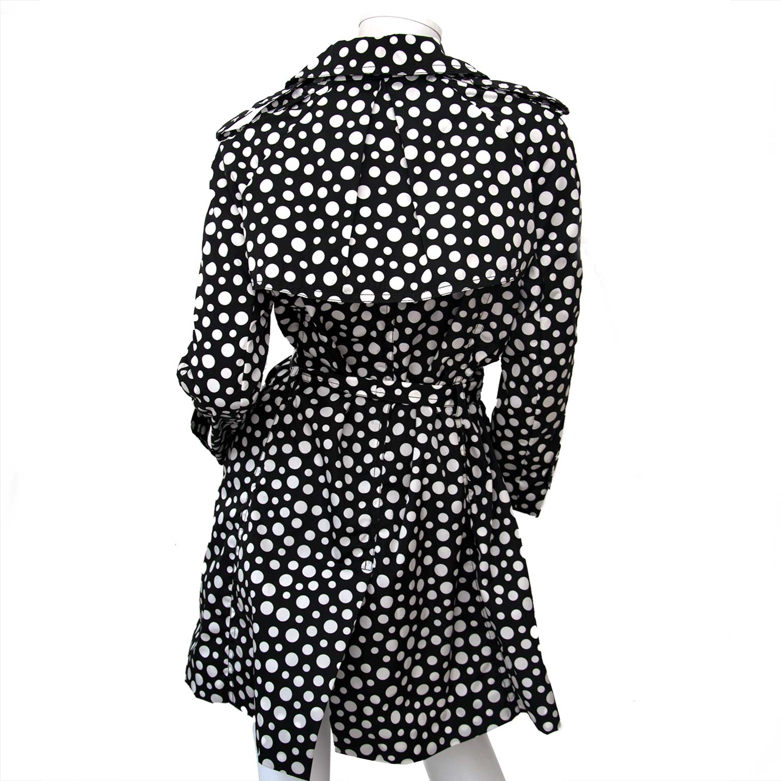 koop online aan de beste prijs Louis Vuitton x Yayoi Kusama White Polkadots Trenchcoat