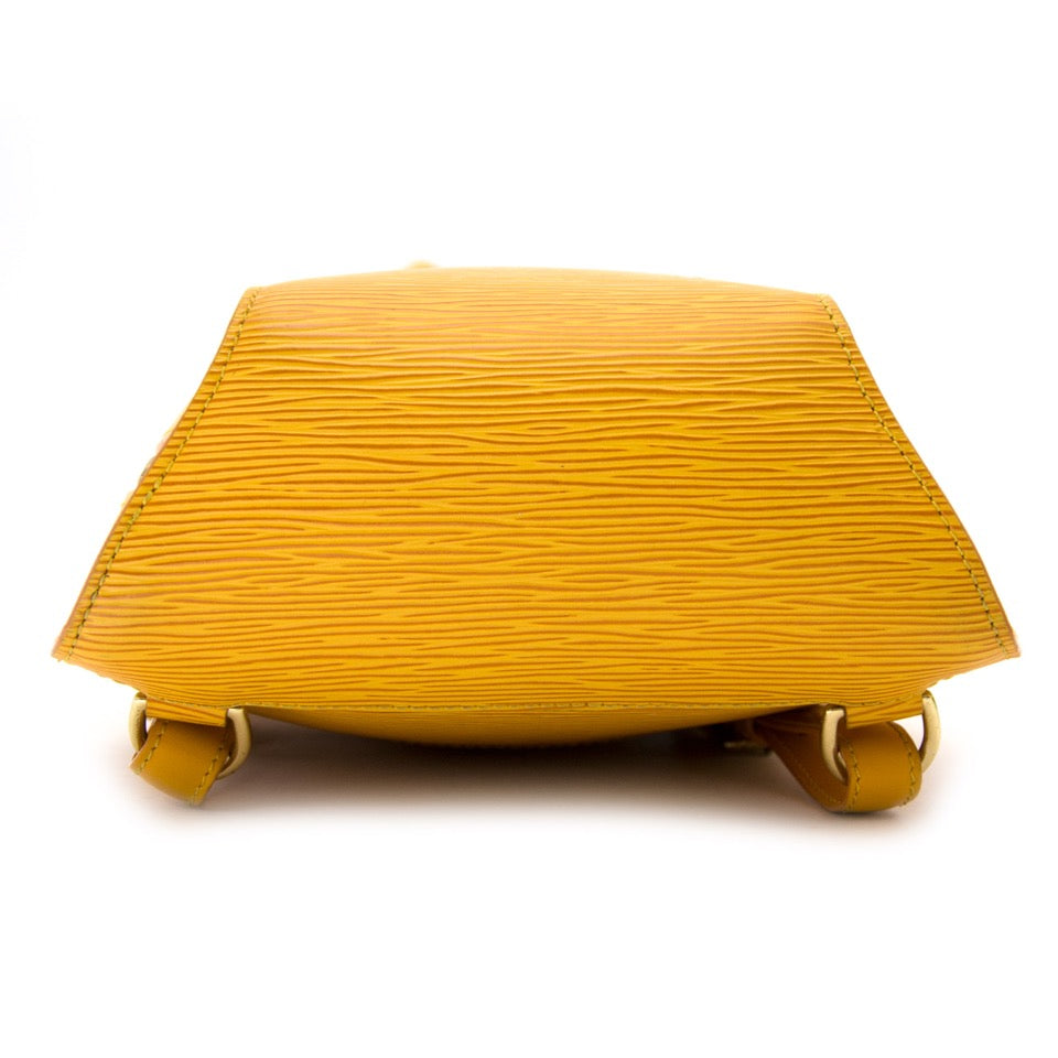 Vintage Louis Vuitton Epi bags for the best price at Labellov webshop. Safe and secure online shopping with 100% authenticity. Vintage Louis Vuitton Epi pour le meilleur prix.