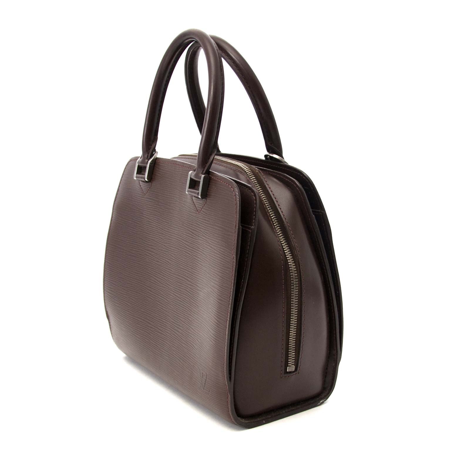 Achetez en ligne Louis Vuitton Epi Pont-Neuf PM à meilleur prix chez Labellov.