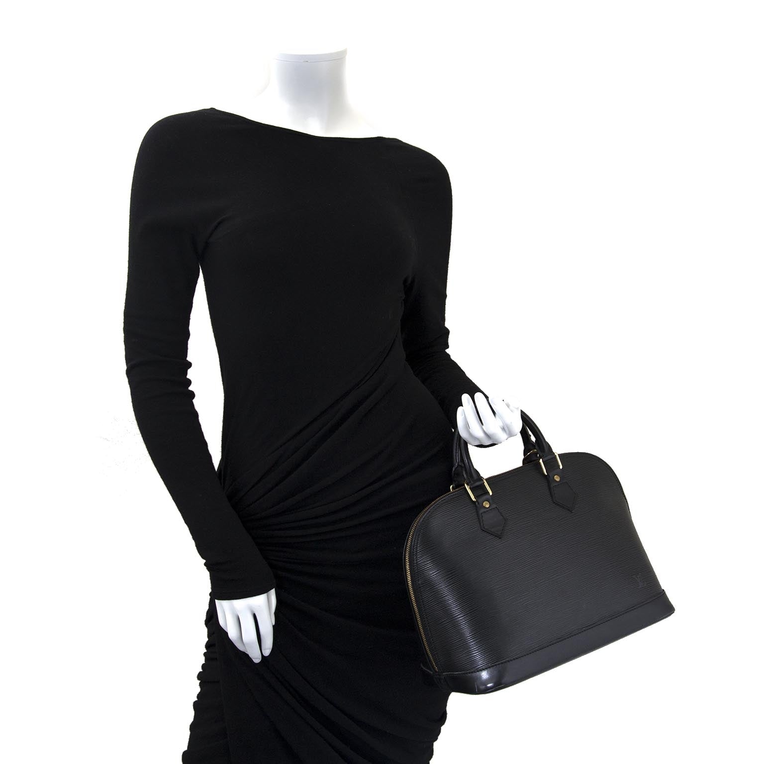 Koop en verkoop uw authentieke Louis Vuitton Black Epi Leather Alma PM aan de beste prijs