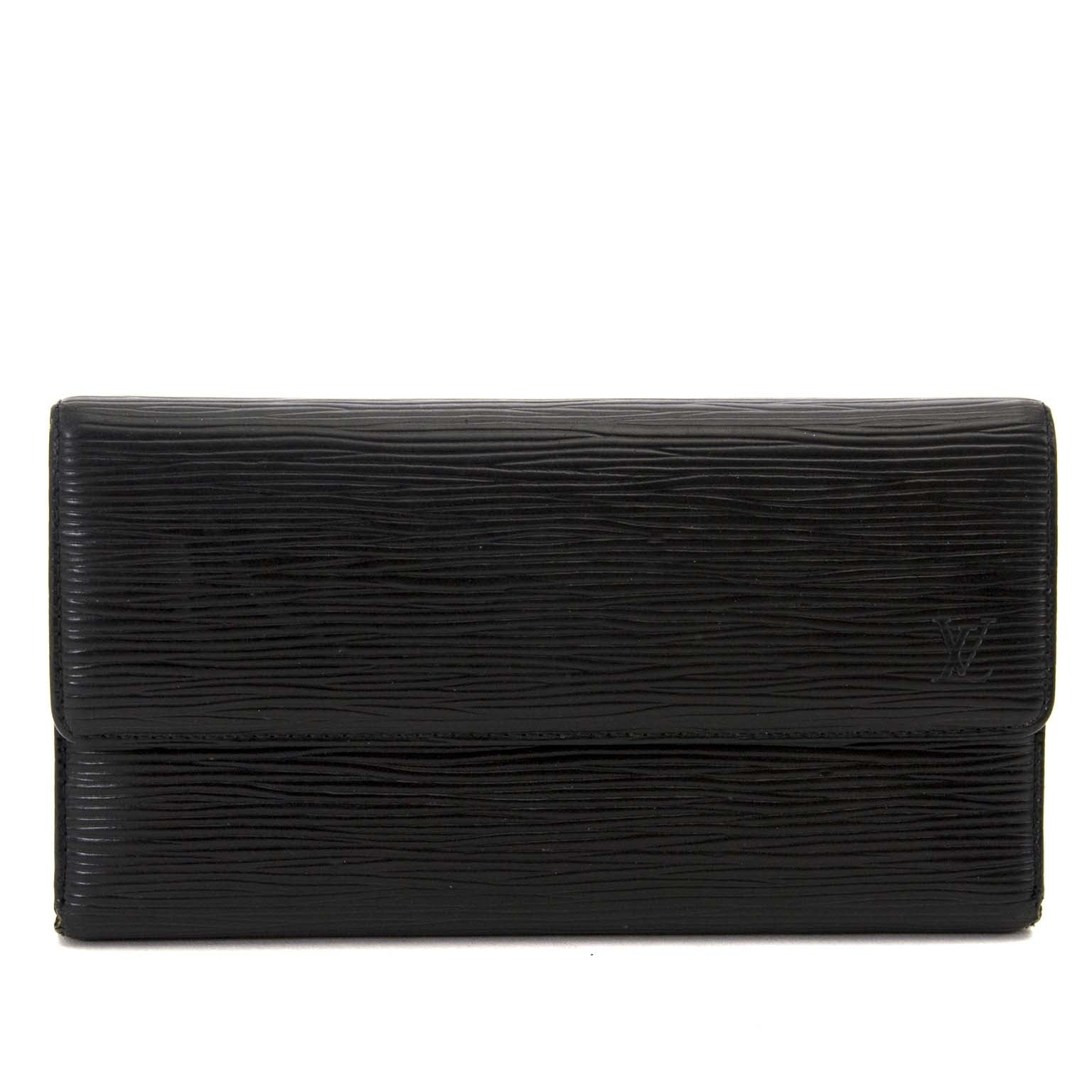 seconde main Louis Vuitton Porte-Tresor International Black Epi Leather Wallet en vendre chez labellov.com au meilleur prix